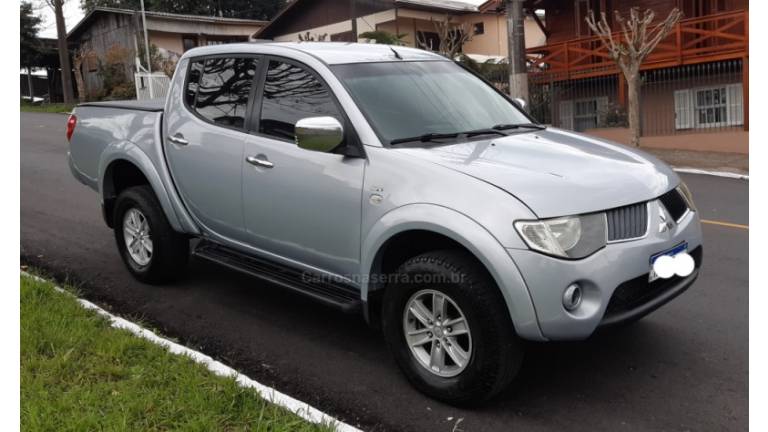 MITSUBISHI - L200 TRITON - 2010/2010 - Prata - R$ 91.900,00