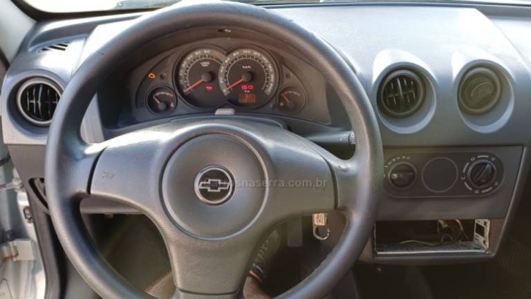 CHEVROLET - CELTA - 2010/2011 - Prata - R$ 16.500,00
