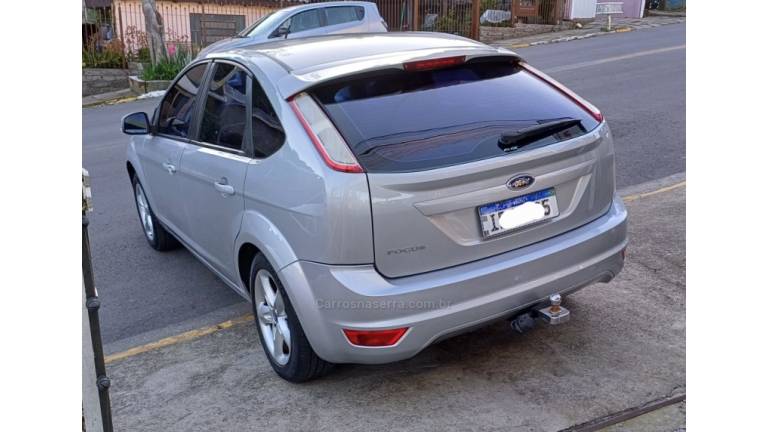 FORD - FOCUS - 2011/2011 - Prata - R$ 34.500,00