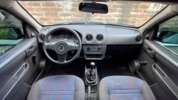 CHEVROLET - CELTA - 2010/2011 - Prata - R$ 16.500,00