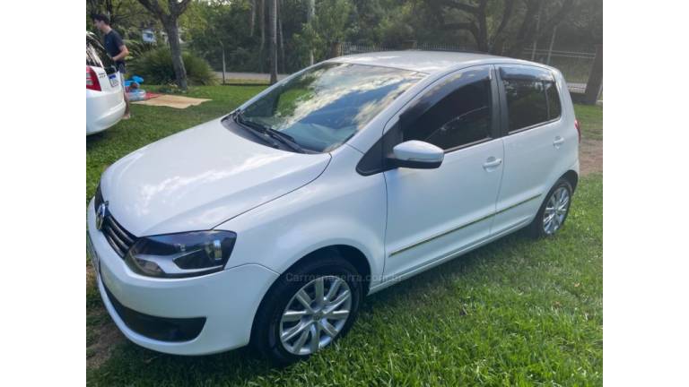 VOLKSWAGEN - FOX - 2014/2014 - Branca - R$ 38.900,00