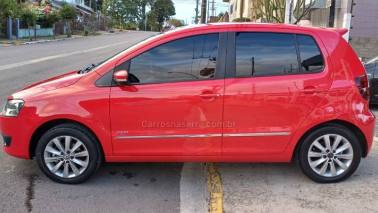 VOLKSWAGEN - FOX - 2011/2012 - Vermelha - R$ 34.500,00