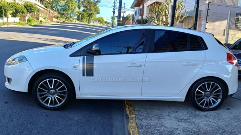 FIAT - BRAVO - 2013/2013 - Branca - R$ 39.900,00