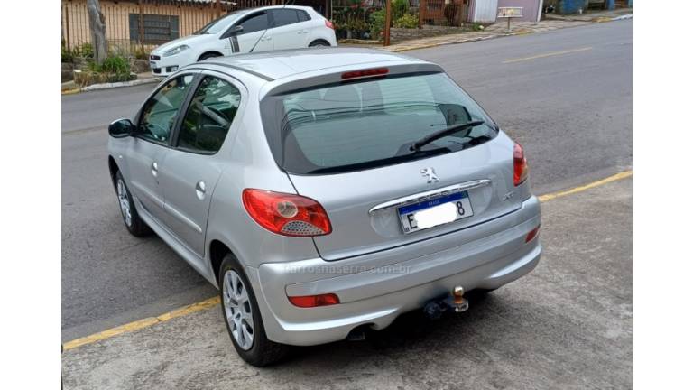 PEUGEOT - 207 - 2011/2012 - Prata - R$ 21.500,00