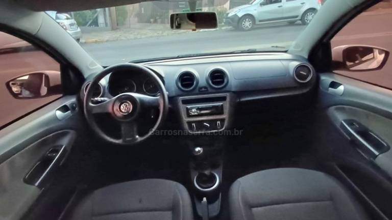 VOLKSWAGEN - SAVEIRO - 2013/2014 - Branca - R$ 44.500,00