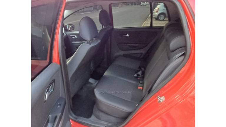 VOLKSWAGEN - FOX - 2011/2012 - Vermelha - R$ 34.500,00