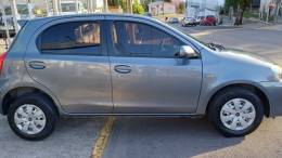 TOYOTA - ETIOS - 2013/2013 - Cinza - R$ 39.900,00