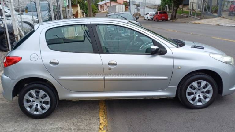 PEUGEOT - 207 - 2011/2012 - Prata - R$ 21.500,00