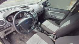 FORD - FIESTA - 2010/2010 - Prata - R$ 26.900,00