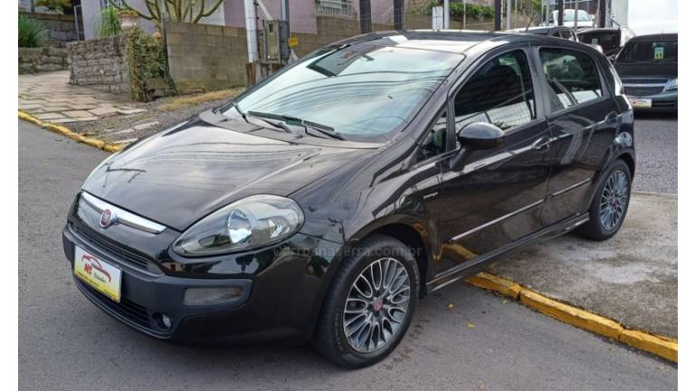 FIAT - PUNTO - 2012/2013 - Preta - R$ 36.900,00