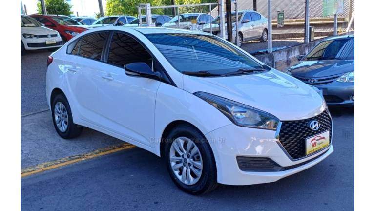 HYUNDAI - HB20S - 2019/2019 - Branca - R$ 61.900,00