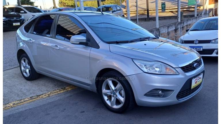 FORD - FOCUS - 2011/2011 - Prata - R$ 34.500,00