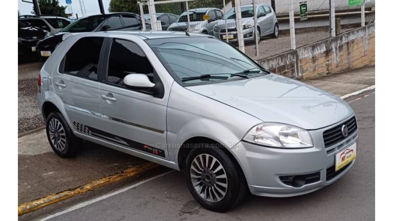 FIAT - PALIO - 2011/2011 - Prata - R$ 28.900,00
