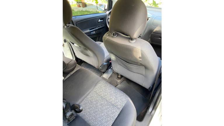 VOLKSWAGEN - FOX - 2014/2014 - Branca - R$ 38.900,00