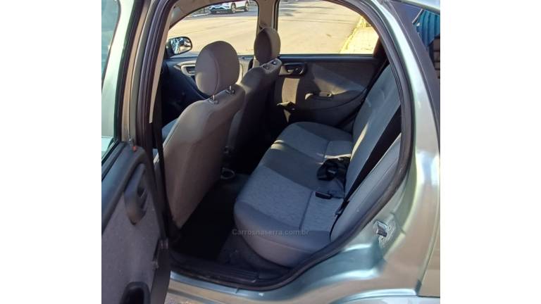 CHEVROLET - CORSA - 2005/2006 - Cinza - R$ 19.900,00
