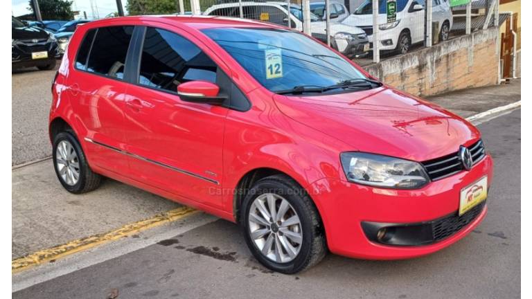 VOLKSWAGEN - FOX - 2011/2012 - Vermelha - R$ 34.500,00