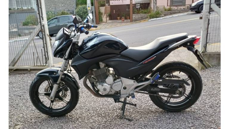 HONDA - CB 300R - 2012/2012 - Azul - R$ 13.300,00