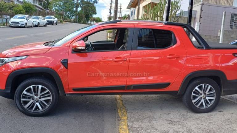 FIAT - STRADA - 2022/2022 - Vermelha - R$ 105.900,00