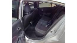 NISSAN - VERSA - 2015/2016 - Prata - R$ 49.900,00