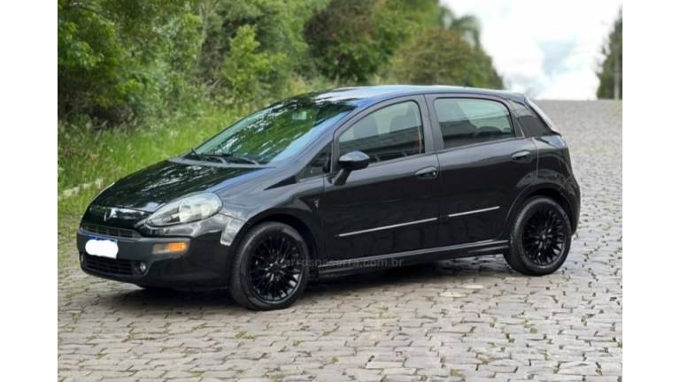 FIAT - PUNTO - 2012/2013 - Preta - R$ 37.500,00
