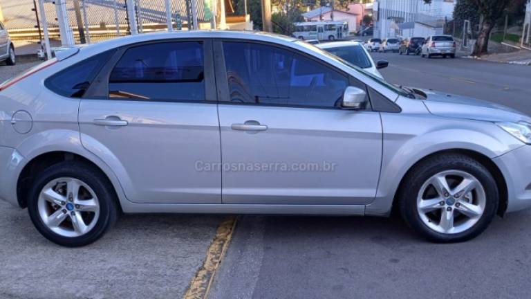 FORD - FOCUS - 2011/2011 - Prata - R$ 34.500,00
