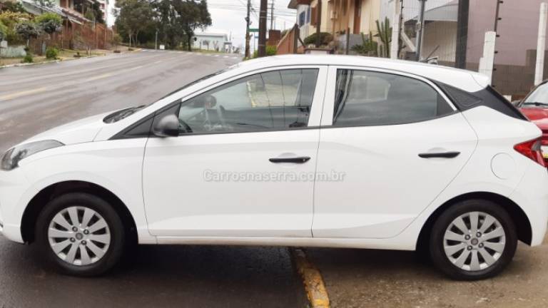 HYUNDAI - HB20 - 2020/2021 - Branca - R$ 58.500,00