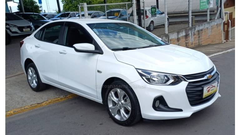 CHEVROLET - ONIX - 2023/2023 - Branca - R$ 74.900,00