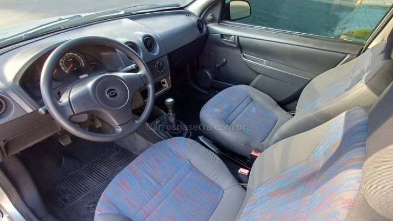 CHEVROLET - CELTA - 2010/2011 - Prata - R$ 16.500,00