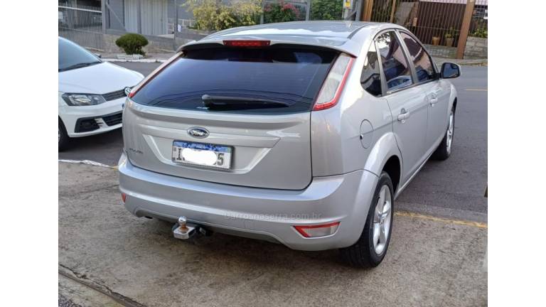 FORD - FOCUS - 2011/2011 - Prata - R$ 34.500,00