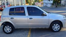 RENAULT - CLIO - 2014/2015 - Prata - R$ 30.900,00