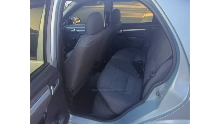 CHEVROLET - PRISMA - 2010/2011 - Prata - R$ 27.900,00