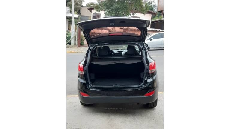 HYUNDAI - IX35 - 2013/2014 - Preta - R$ 68.500,00