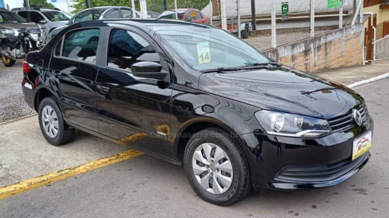 VOLKSWAGEN - VOYAGE - 2013/2014 - Preta - R$ 37.900,00