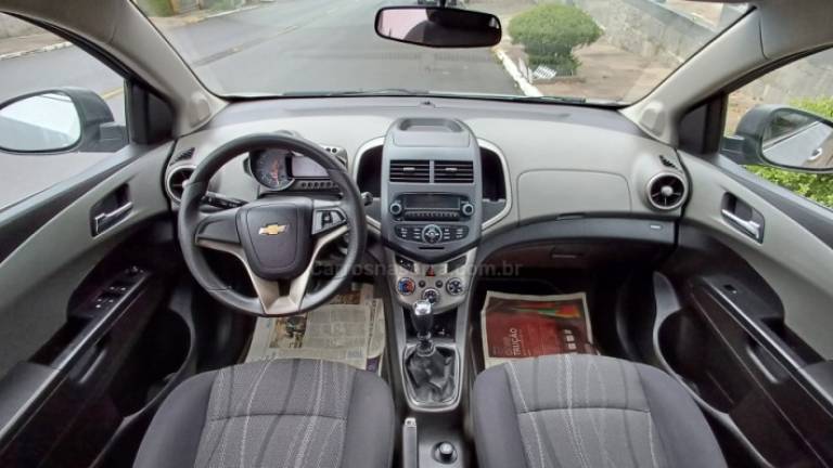 CHEVROLET - SONIC - 2012/2013 - Prata - R$ 38.900,00
