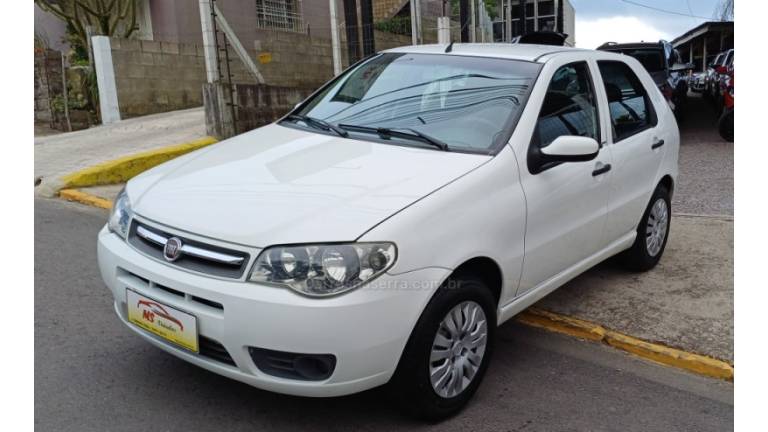 FIAT - PALIO - 2010/2011 - Branca - R$ 24.900,00
