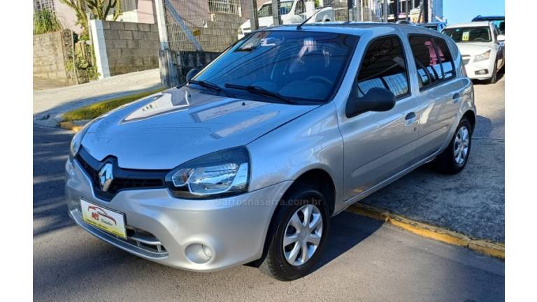 RENAULT - CLIO - 2014/2015 - Prata - R$ 30.900,00