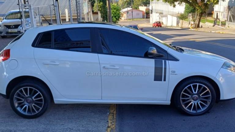 FIAT - BRAVO - 2013/2013 - Branca - R$ 39.900,00