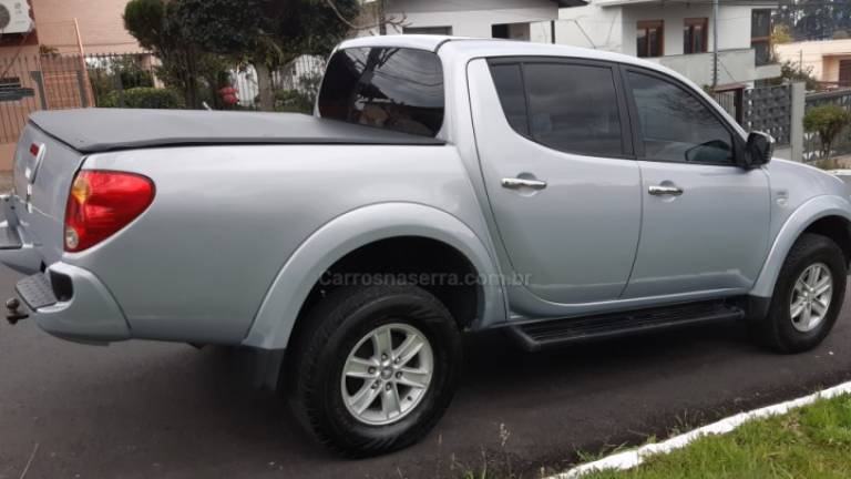 MITSUBISHI - L200 TRITON - 2010/2010 - Prata - R$ 91.900,00